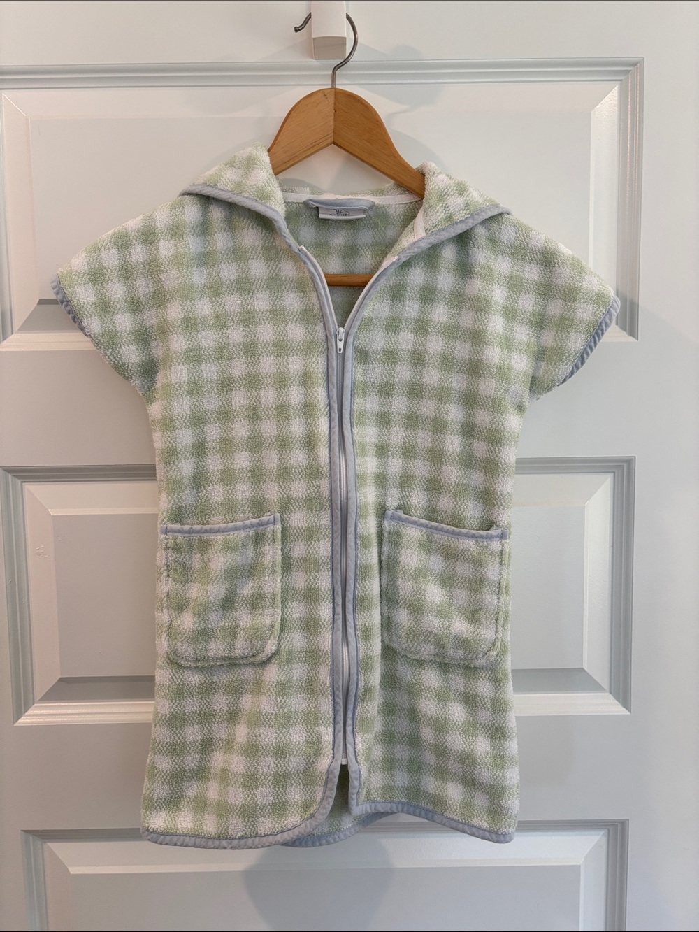 Weezie Kids Cover Up. Size 5-6yr. Light Green Gingham with blue trim
